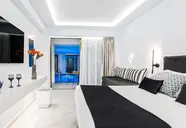 Ionis Art Luxury Suites