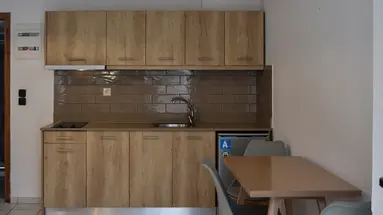 Iraklis Hotel & Apartments