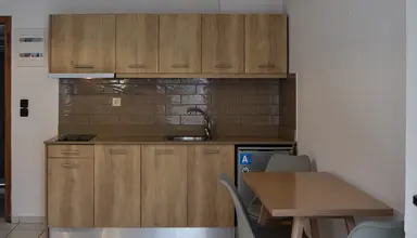 Iraklis Hotel & Apartments