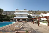 Iraklis Hotel & Apartments