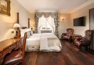 Iron Gate Hotel & Suites