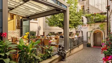 Iron Gate Hotel & Suites