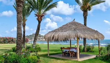 Itropika Beach