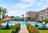 Itropika Beach