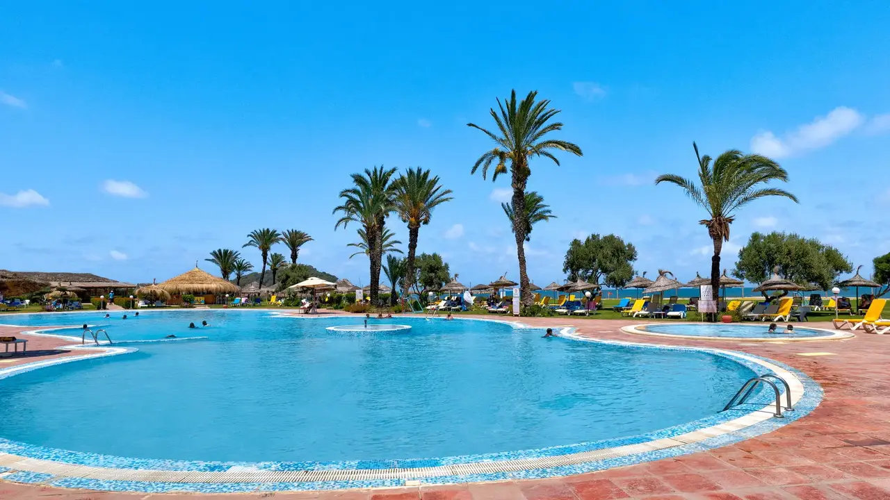 Itropika Beach