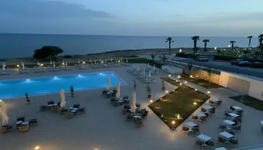 Ivi Mare by Louis