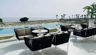 Ivi Mare by Louis