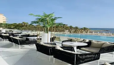 Ivi Mare by Louis