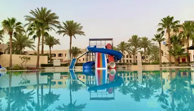 Ivy Cyrene Island Resort