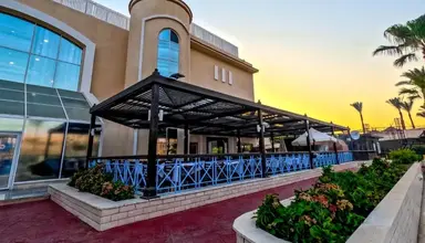 Ivy Cyrene Island Resort