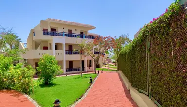Ivy Cyrene Island Resort