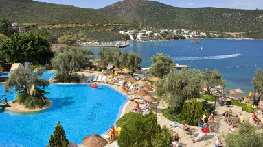 Izer Beach Club