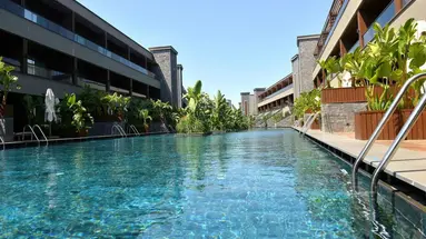 Jacaranda Luxury Resort