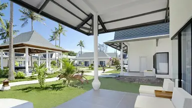 Jambuluwuk Oceano Resort Gili Trawangan