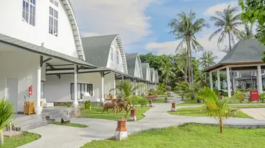 Jambuluwuk Oceano Resort Gili Trawangan
