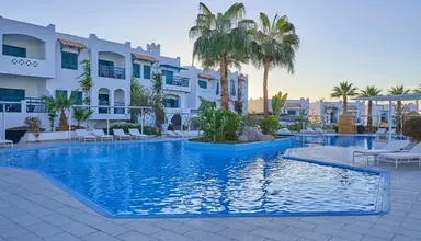 Jaz Neo Naama Bay