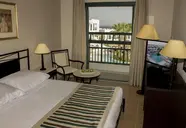 Jaz Neo Naama Bay