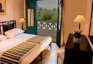Jaz Neo Naama Bay