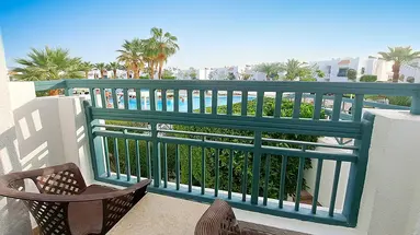 Jaz Neo Naama Bay