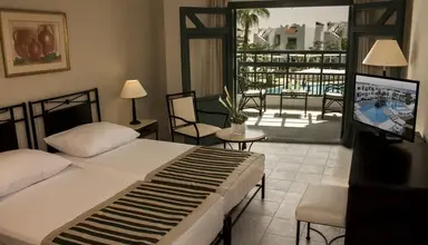 Jaz Neo Naama Bay