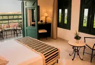 Jaz Neo Naama Bay