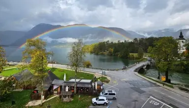 Jezero (Bohinj)