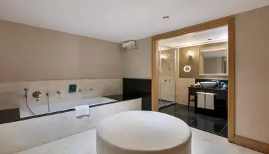 Juju Premier Palace