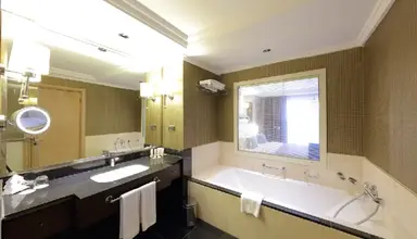 Juju Premier Palace
