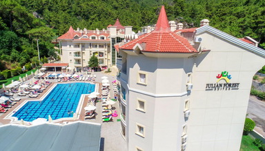 Julian Club & Julian Forest Suites