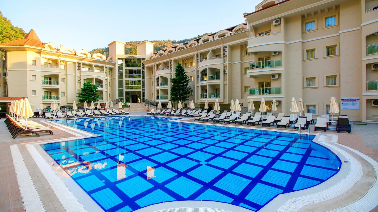 Julian Club & Julian Forest Suites