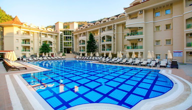 Julian Club & Julian Forest Suites
