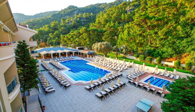 Julian Club & Julian Forest Suites