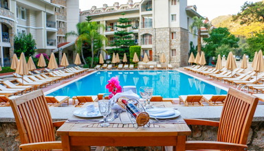 Julian Club & Julian Forest Suites
