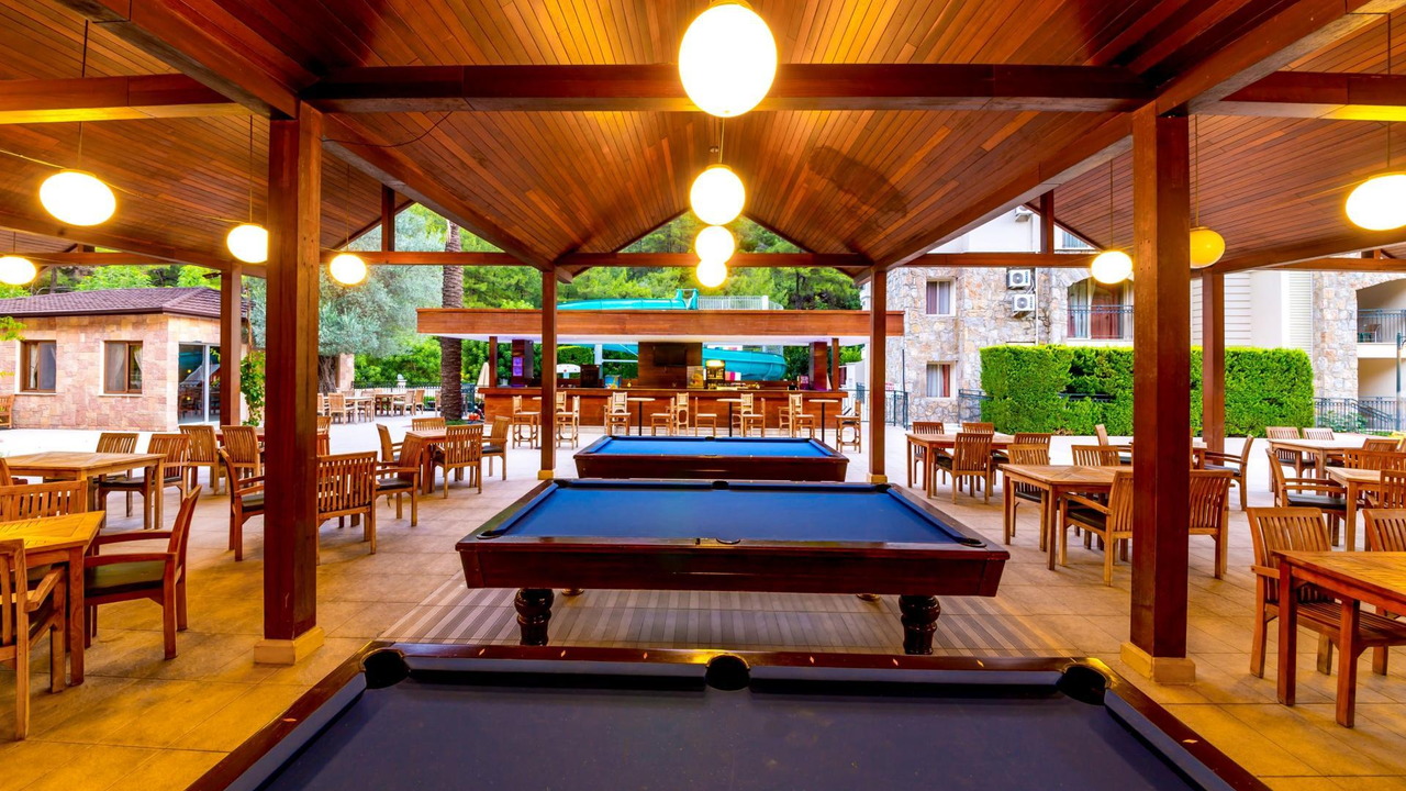 Julian Club & Julian Forest Suites