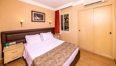 Julian Club & Julian Forest Suites
