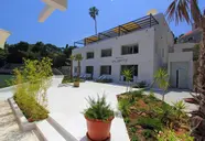 Kalamota Beach House