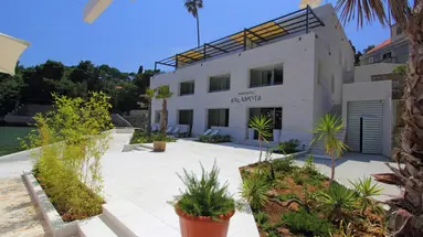 Kalamota Beach House