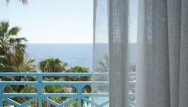 Kamari Beach (Santorini)