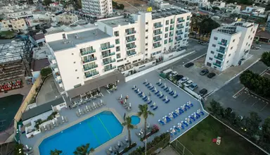 Kapetanios Bay 
