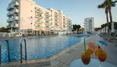 Kapetanios Bay 