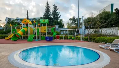 Karmir Resort