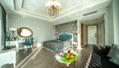 Karmir Resort