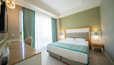 Karmir Resort