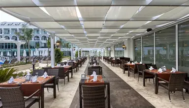 Karmir Resort