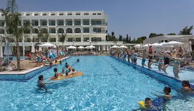 Karmir Resort