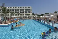 Karmir Resort