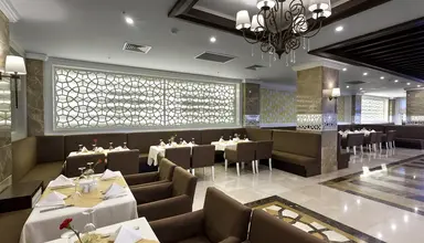Karmir Resort