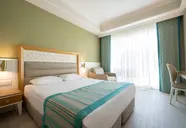 Karmir Resort