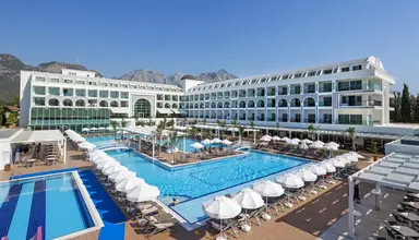 Karmir Resort