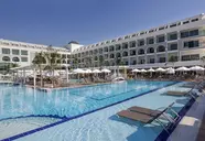 Karmir Resort